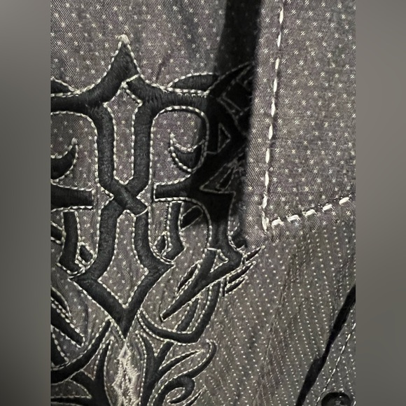 SOLD L $84.50 Signature ROAR from Buckle Gravity Shirt - Picture 12 of 14